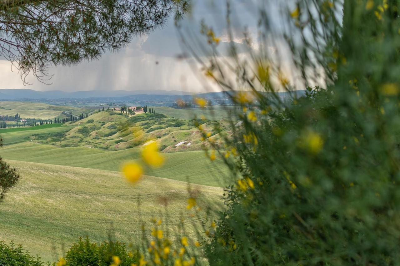 Tuscany Balcony: Crete Senesi Casetta Buitenkant foto