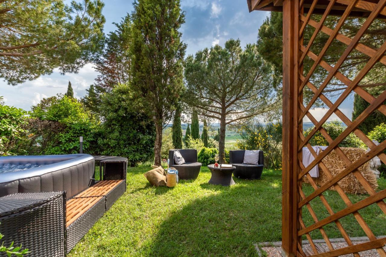 Tuscany Balcony: Crete Senesi Casetta Buitenkant foto