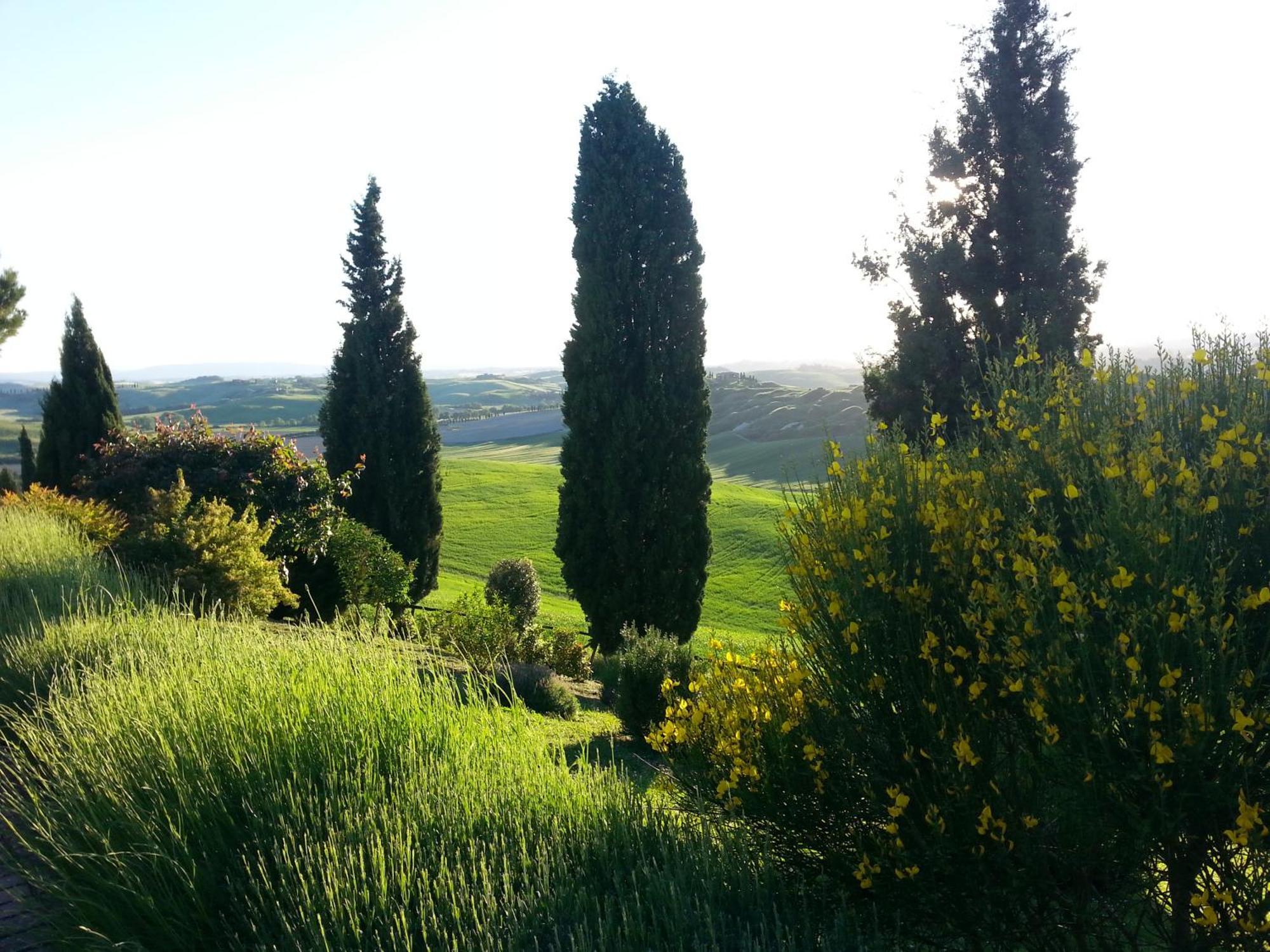 Tuscany Balcony: Crete Senesi Casetta Buitenkant foto
